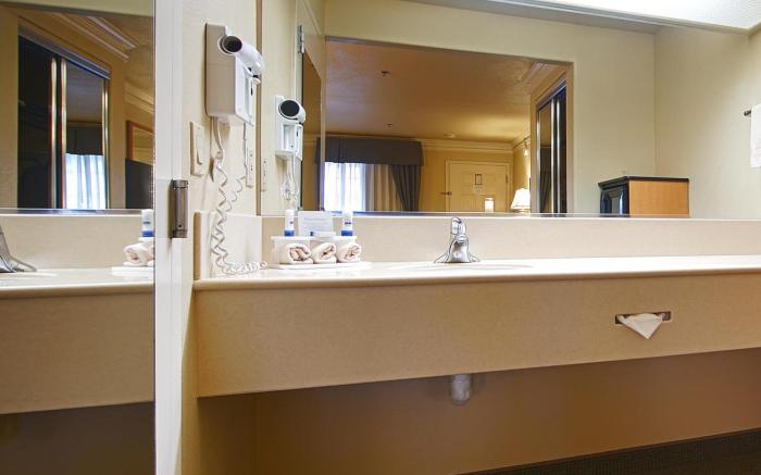 Best Western Inn and Suites Lemoore