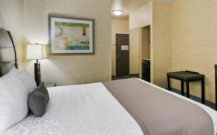 Best Western Plus Wasco Inn and Suites