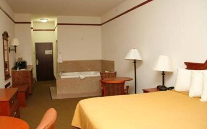 Budget Host Inn and Suites Cameron