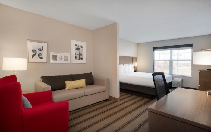 Country Inn & Suites by Radisson Albertville near Outlet Mall