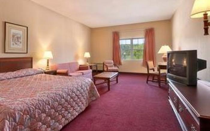 Comfort Inn & Suites Raphine - Lexington near I-81 and I-64