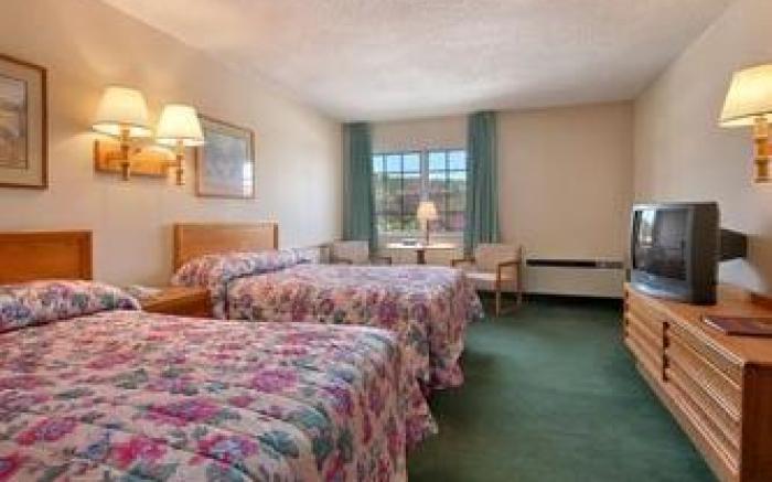 Comfort Inn & Suites Raphine - Lexington near I-81 and I-64