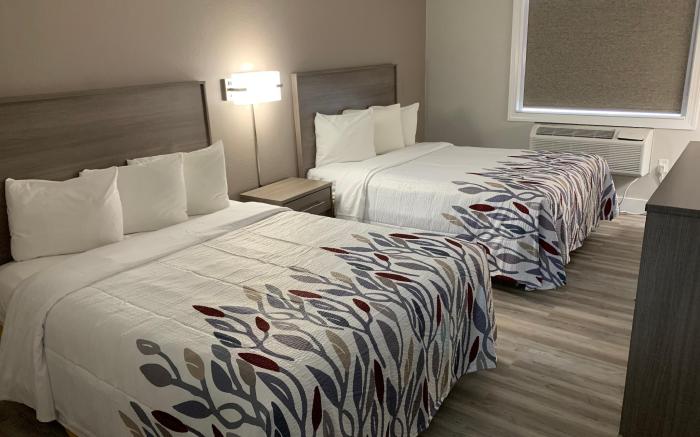 Red Roof Inn & Suites Vineland- Buena