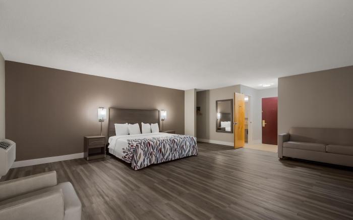 Red Roof Inn & Suites Vineland- Buena