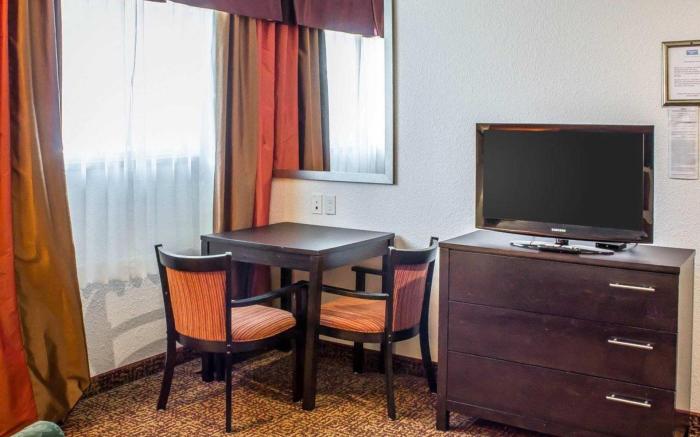 Rodeway Inn & Suites near Okoboji Lake