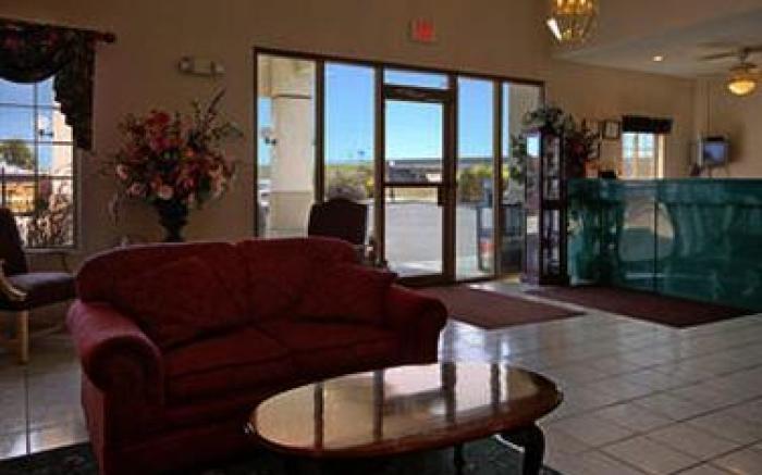 Boarders Inn and Suites by Cobblestone Lamar Missouri