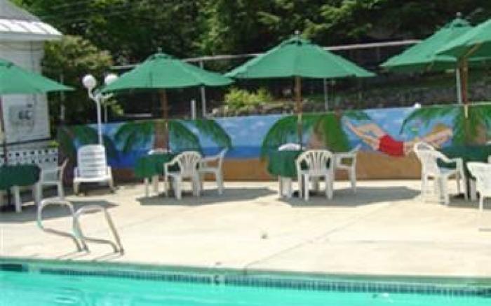 Weirs Beach Motel & Cottages