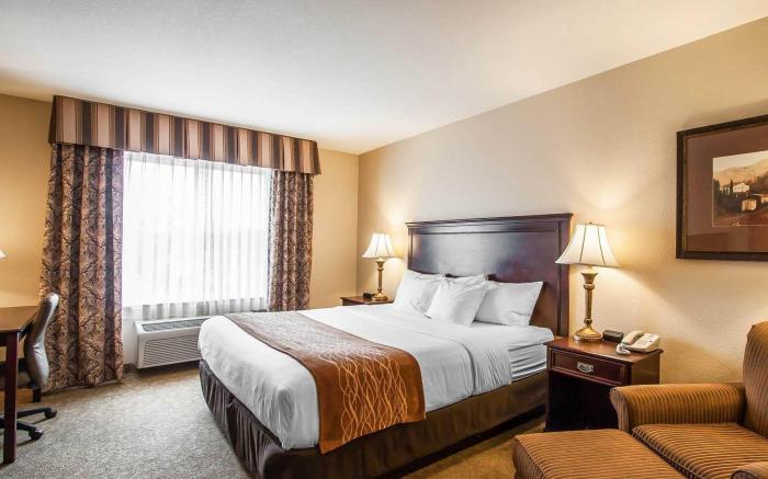 Comfort Inn & Suites McMinnville Wine Country