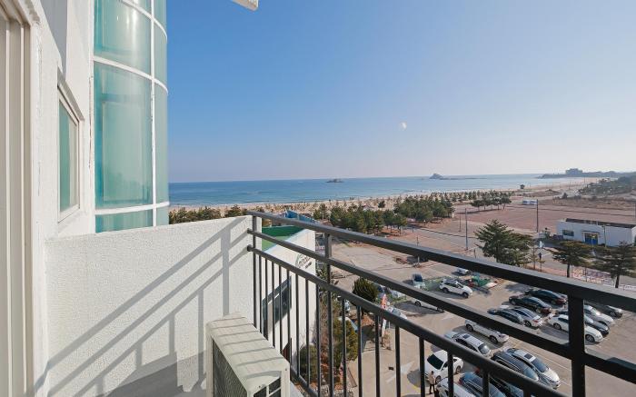 Ocean to You Resort Sokcho Seorak Beach Hotel and Condo