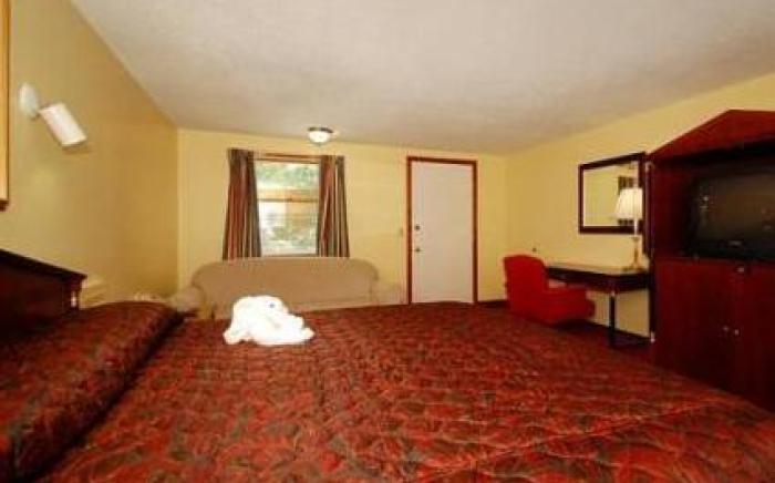 Captains Quarters Motel & Conference Center