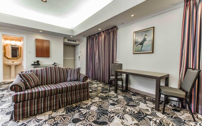 Quality Inn & Suites Garden of the Gulf