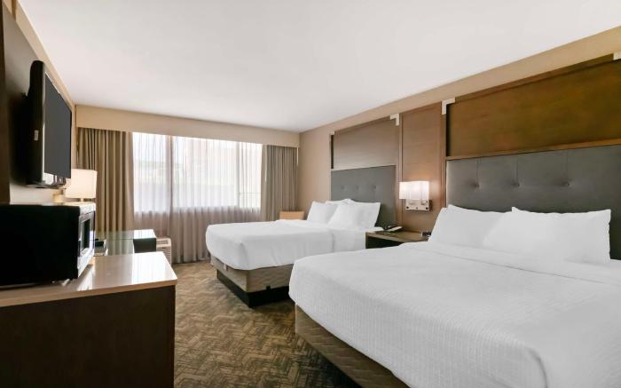 Best Western Plus Kansas City Sports Complex Hotel