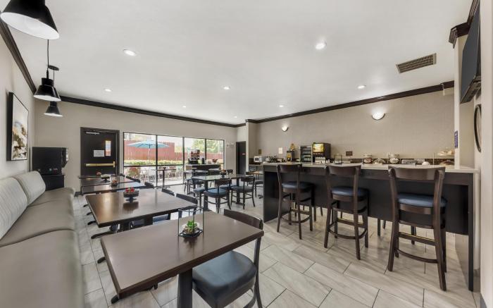 Best Western Sea World/Lackland AFB NW Hotel & Suites