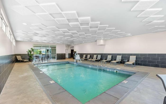 Best Western Plus Bolivar Hotel & Suites