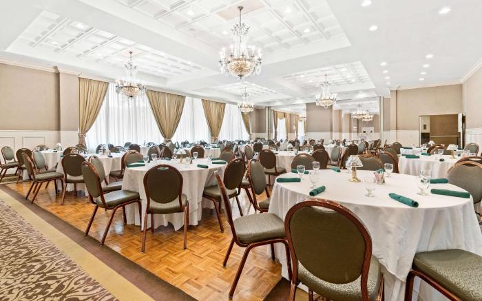 Genetti Hotel, SureStay Collection by Best Western