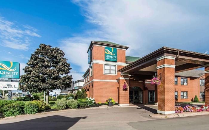 Quality Inn & Suites Garden of the Gulf