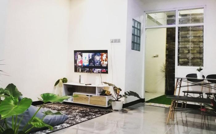 Metro Jungle House (3 menit dari pusat kota Batu)