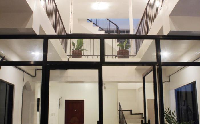 Luna Oslob Travellers Inn
