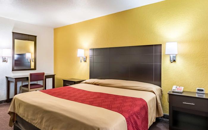 Econo Lodge Near Lackland Air Force Base-SeaWorld