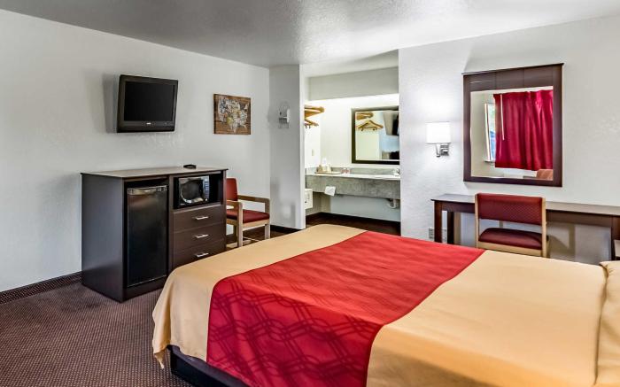 Econo Lodge Near Lackland Air Force Base-SeaWorld