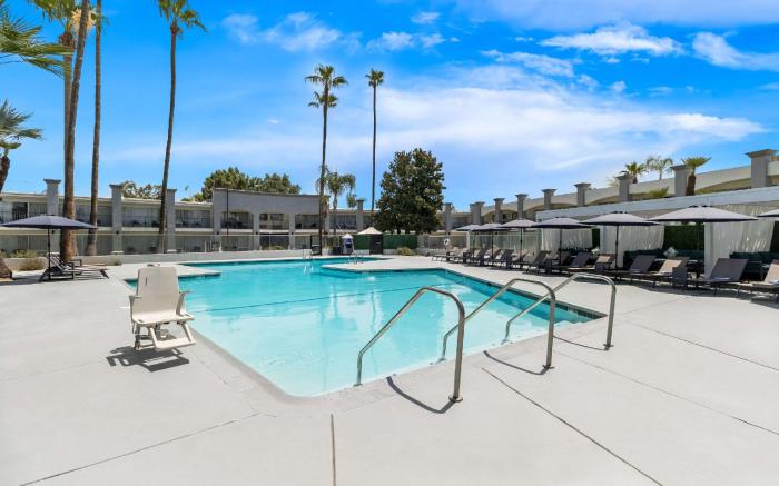 Hourglass Hotel, Ascend Hotel Collection