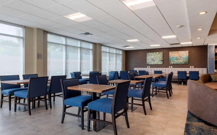 Best Western Plus Isanti