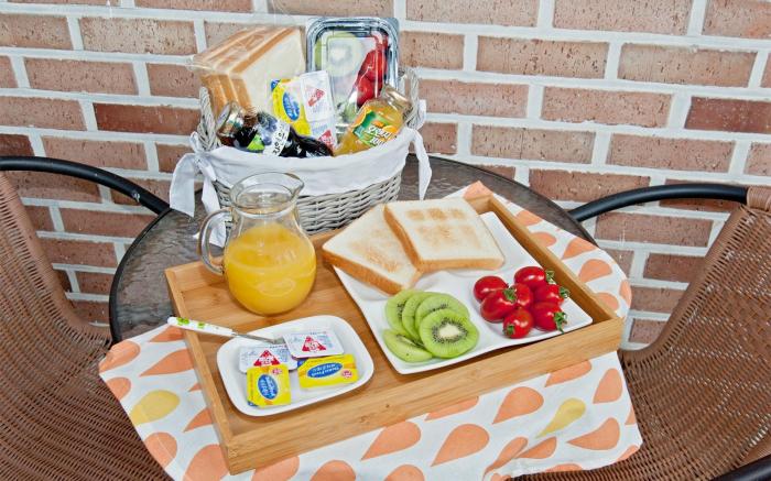 Gyeongju epilogue pension spa breakfast noraebang