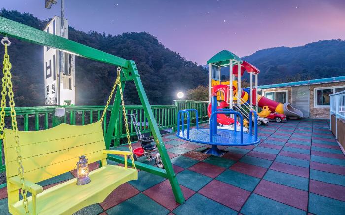 Gapyeong shinbi kids poolvilla