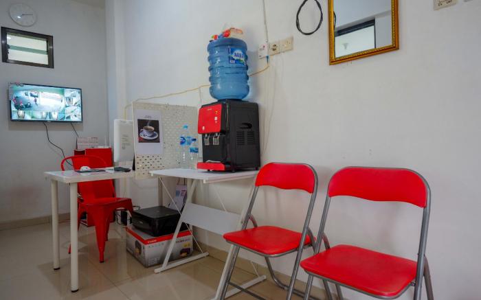 RedDoorz Syariah near Universitas Jenderal Soedirman 2