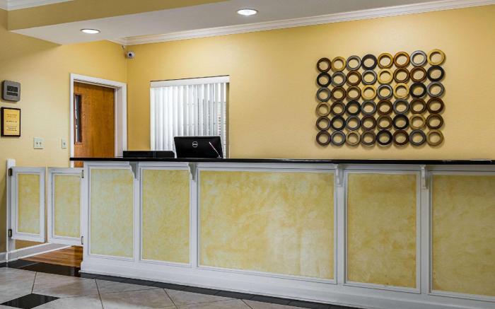 Econo Lodge Inn & Suites Bryant