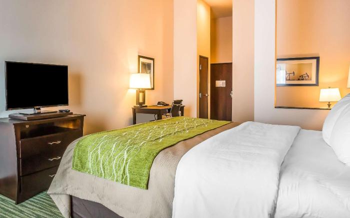 Comfort Inn & Suites Moore - Oklahoma City