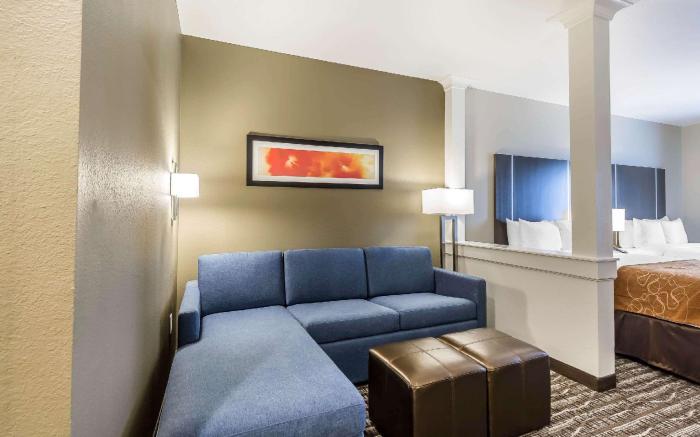 Comfort Suites Near Sam Houston Race Park