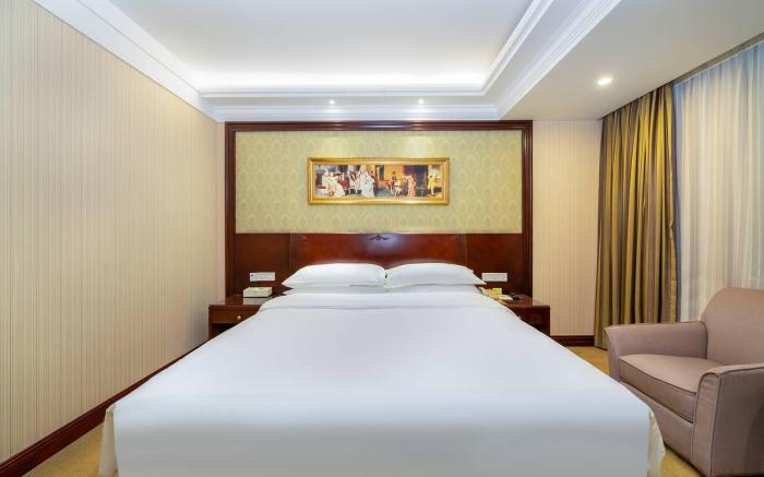 Vienna Hotel Dongguan Houjie Exhibition Center