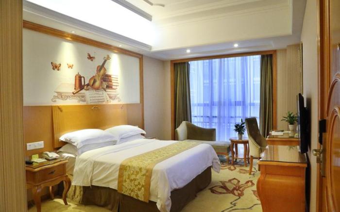 Vienna International Hotel Changsha Yuelushan West Bus Metro Station