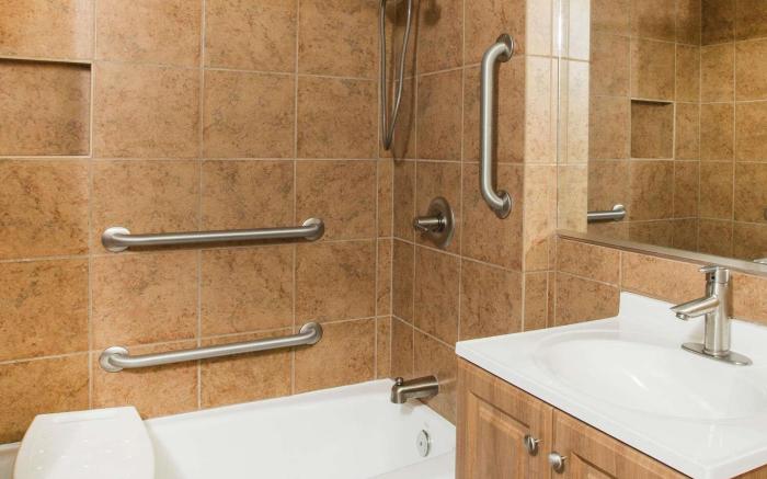 Ramada Tropics Resort & Conf Center by Wyndham Des Moines