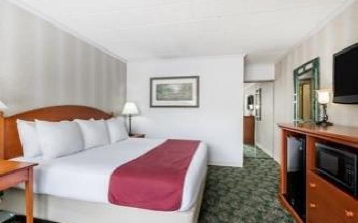Ramada Hotel & Conference Center by Wyndham State College