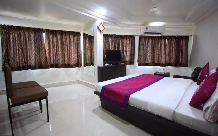 Hotel Nova Cross Road
