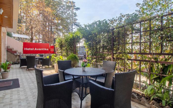 Itsy Hotels Avantika With Forest View