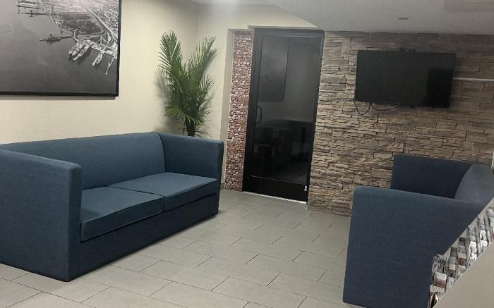 Super 8 by Wyndham Newport News