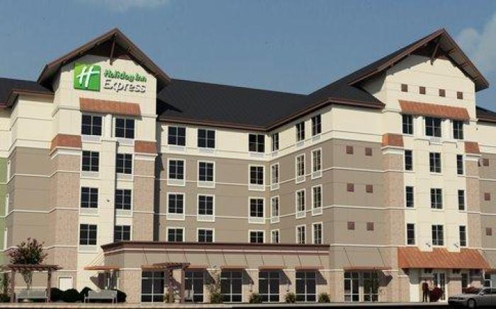 Holiday Inn Express & Suites Seattle South - Tukwila By IHG