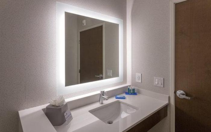 Holiday Inn Express & Suites Seattle South - Tukwila By IHG