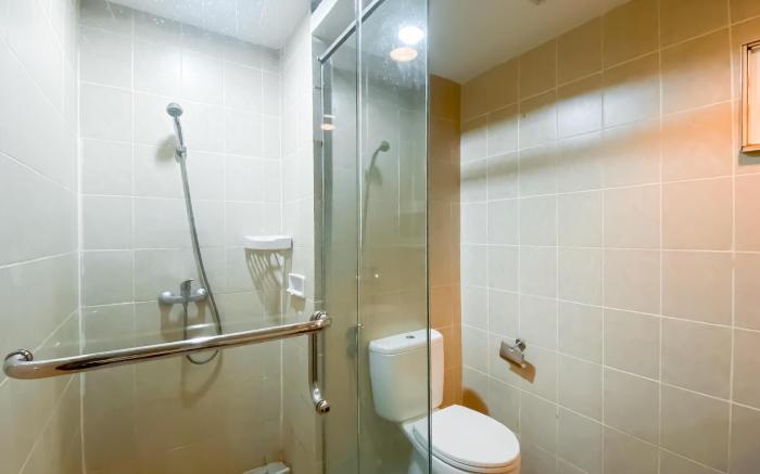 Cozy 1BR Queen Bed @ Ancol Marina Apt  By Travelio