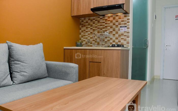 Trendy 2BR Green Pramuka Apartment By Travelio