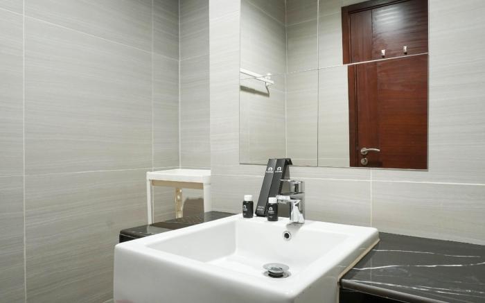 Elegant Studio at West Vista Apartment By Travelio