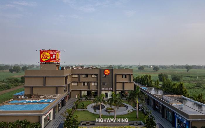 HOTEL HIGHWAY KING BEHROR