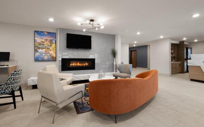 La Quinta Inn & Suites by Wyndham Greenville Woodruff Rd