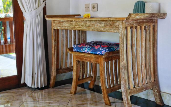 KIRANA HOMESTAY (BREEZE BUNGALOW)