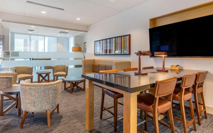 Holiday Inn Express and Suites Phoenix Dwtn - State Capitol By IHG