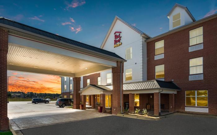 Red Roof PLUS+ & Suites Birmingham – Bessemer