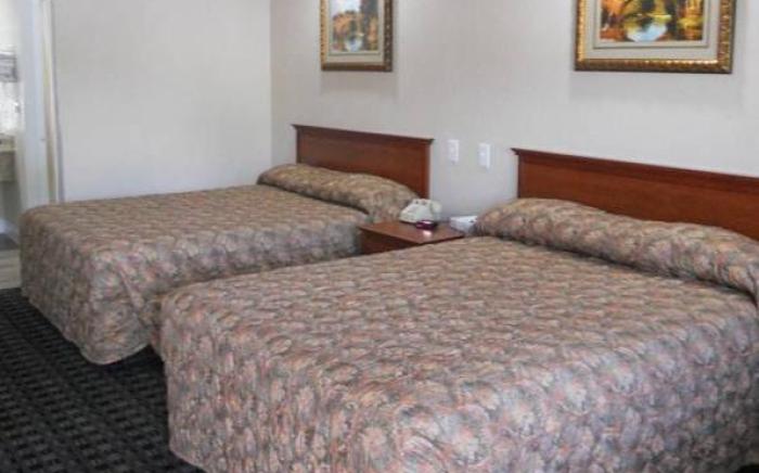 Edge Water Inn
